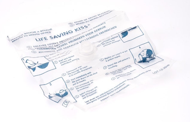 Afbeeldingen van H. Boomgaard Beademingsdoekje/ life saving kiss